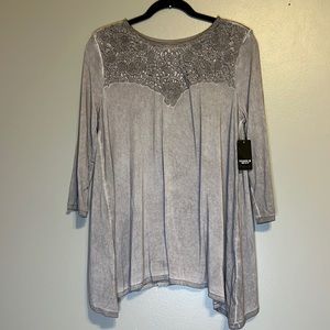 NWT Torrid size 00 grey super soft shark bite top